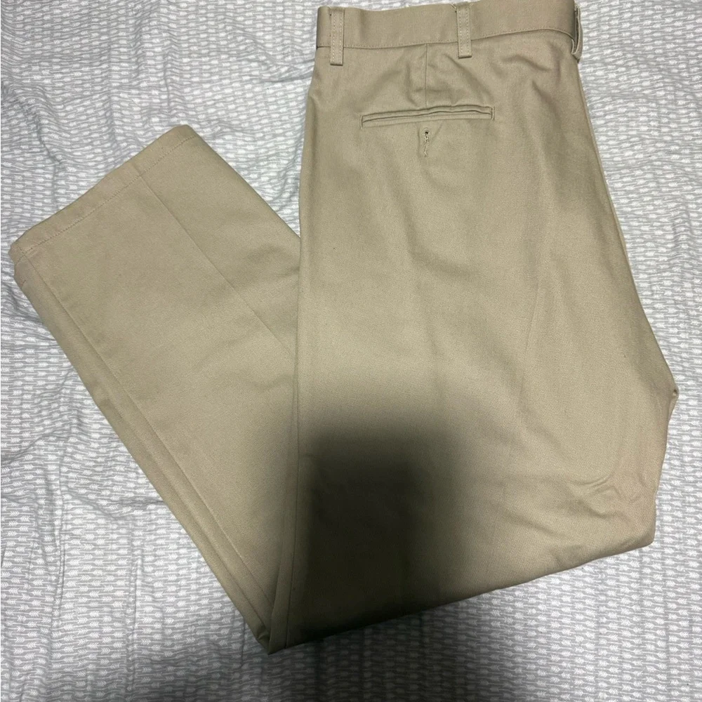 Dockers Men's Khaki Flat-Front Chinos - Beige/Tan